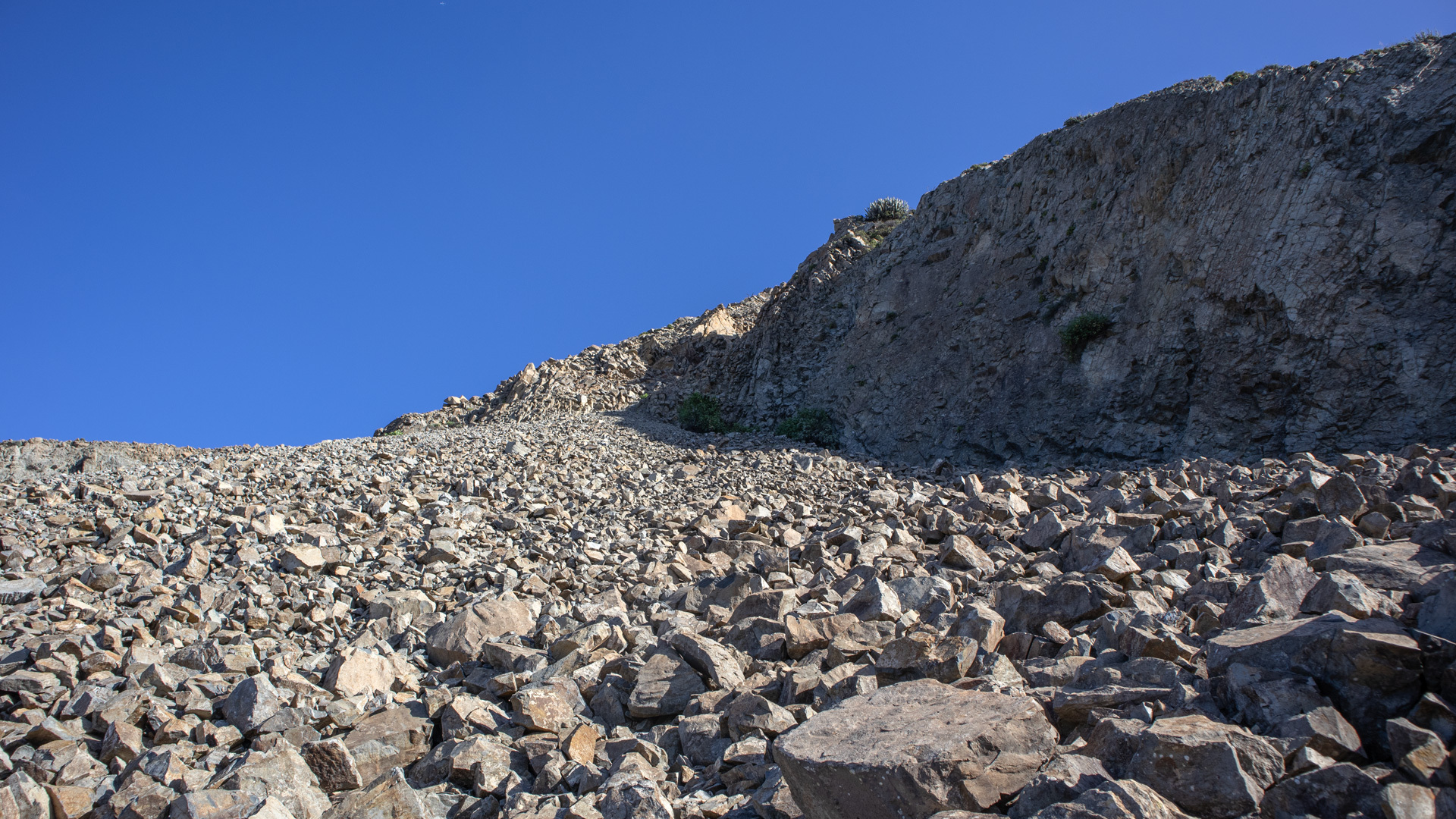 Geröllfeld an der Nordküste