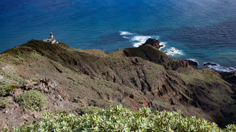 der Leuchtturm Faro de Anaga -- äußerster Nordosten Teneriffas