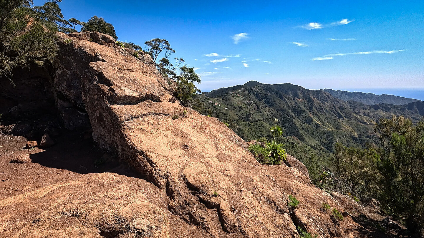 Rastplatz mit traumhaftem Ausblick über die Landschaft des Anaga-Gebirges
