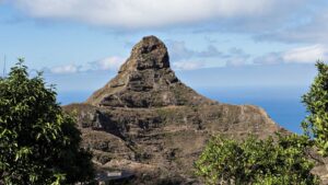 Der Roque de Taborno im Anaga -- wegen seiner markanten Form auch das Matterhorn Teneriffas genannt